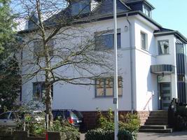 Firmengeb&auml;ude der Optilab